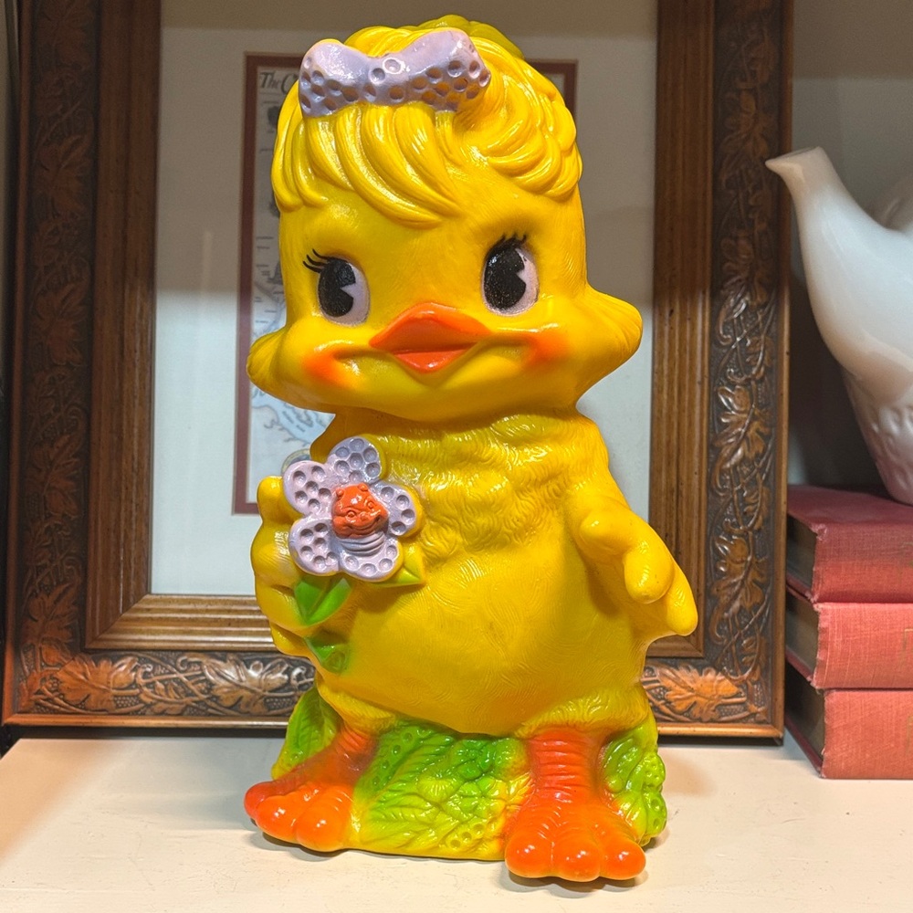 Russ Berrie & Co Yellow Chick Figurine with Flower 1974